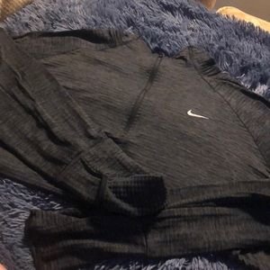 Nike drifit pullover
